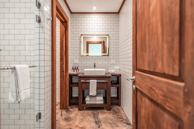 Deluxe Room Ocean View - Bathroom