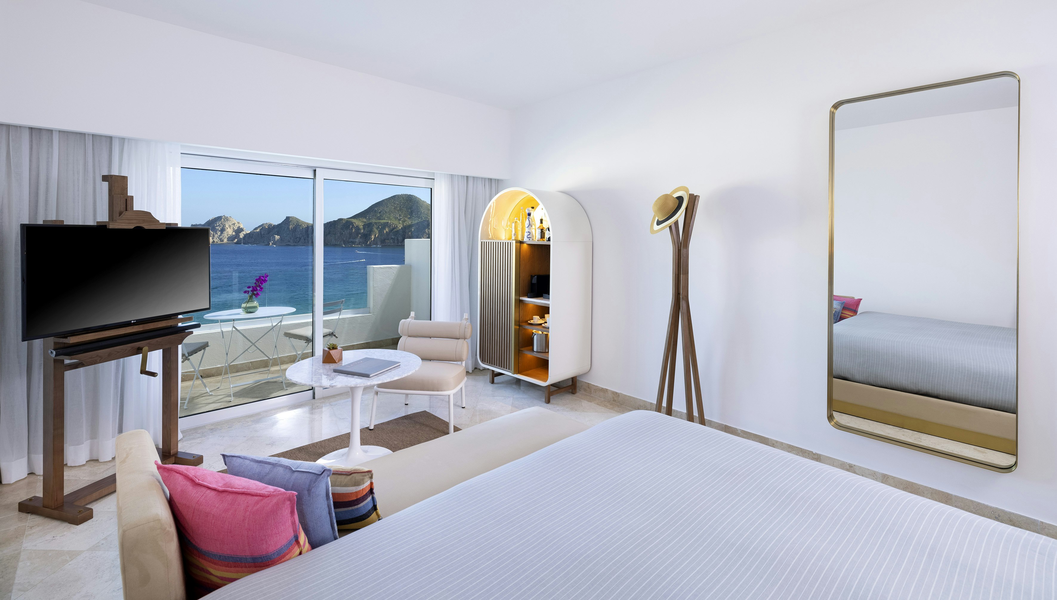 Extra ME+ Suite - Bedroom