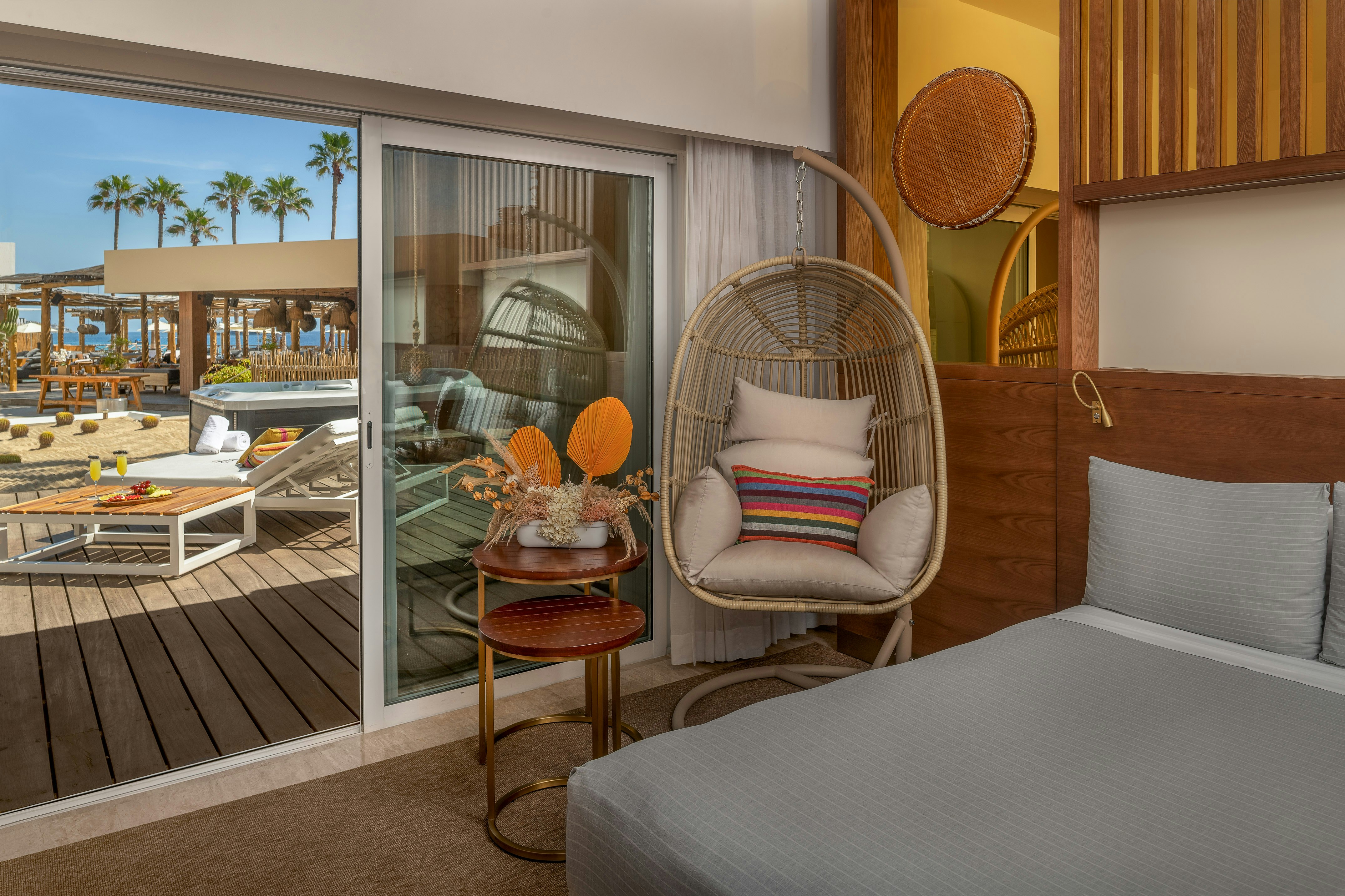 Superior ME+ with Social Jacuzzi - Bedroom