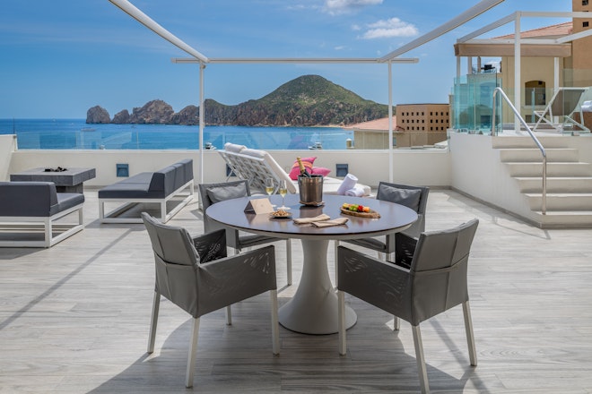 Ultimate ME+ Suite with Hot Tub and Terrace