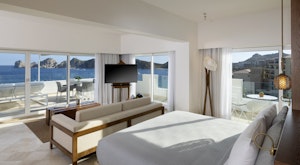 Exclusive ME+ Suite with Hot Tub and Terrace