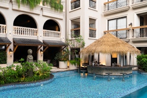 Pool Bar