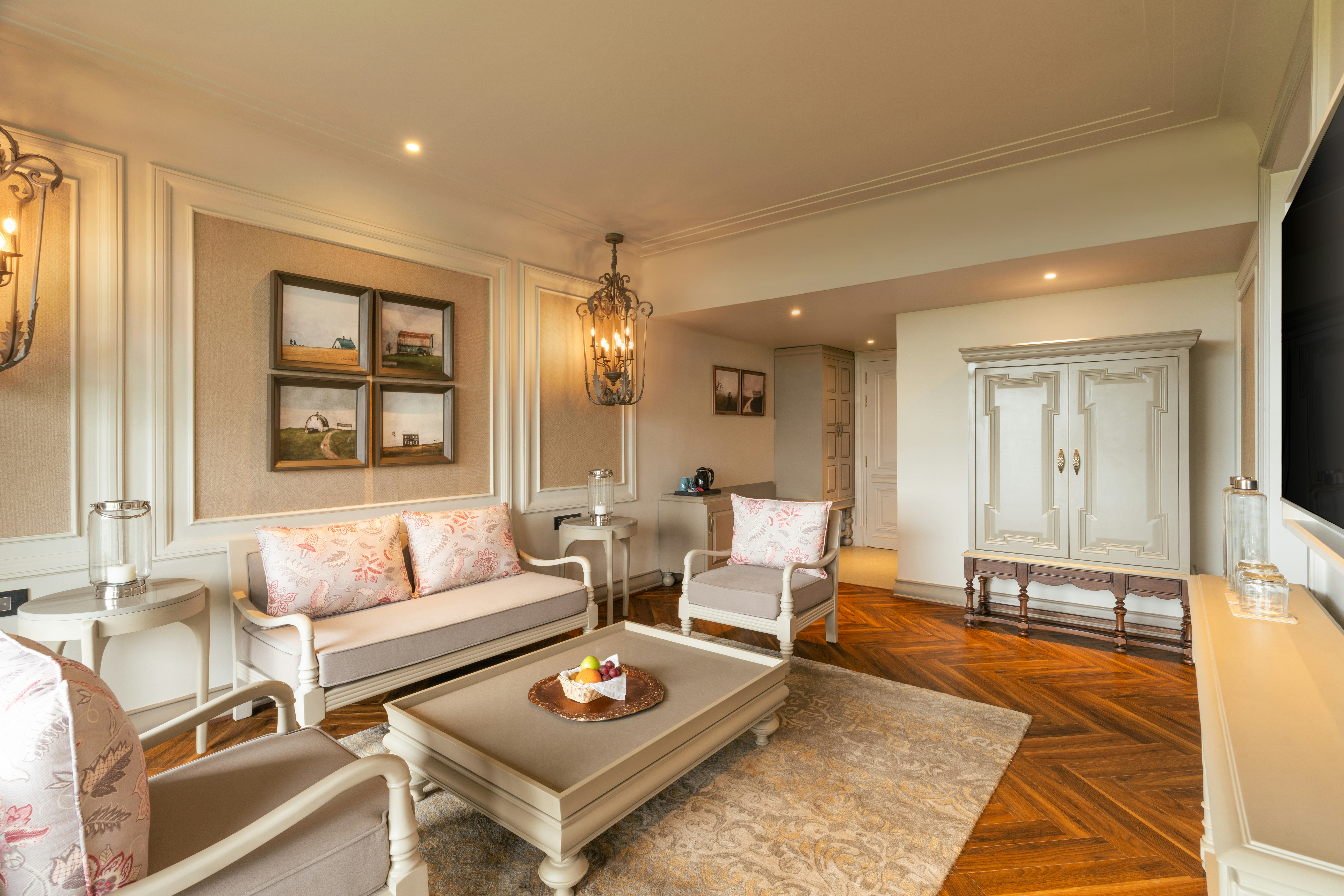 Evren Suite - Living Area