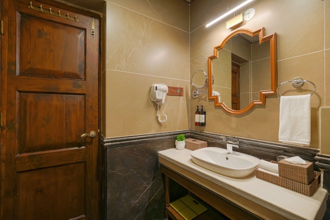 Premium Room - Bathroom