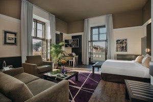 Deluxe Junior Suite - Bedroom