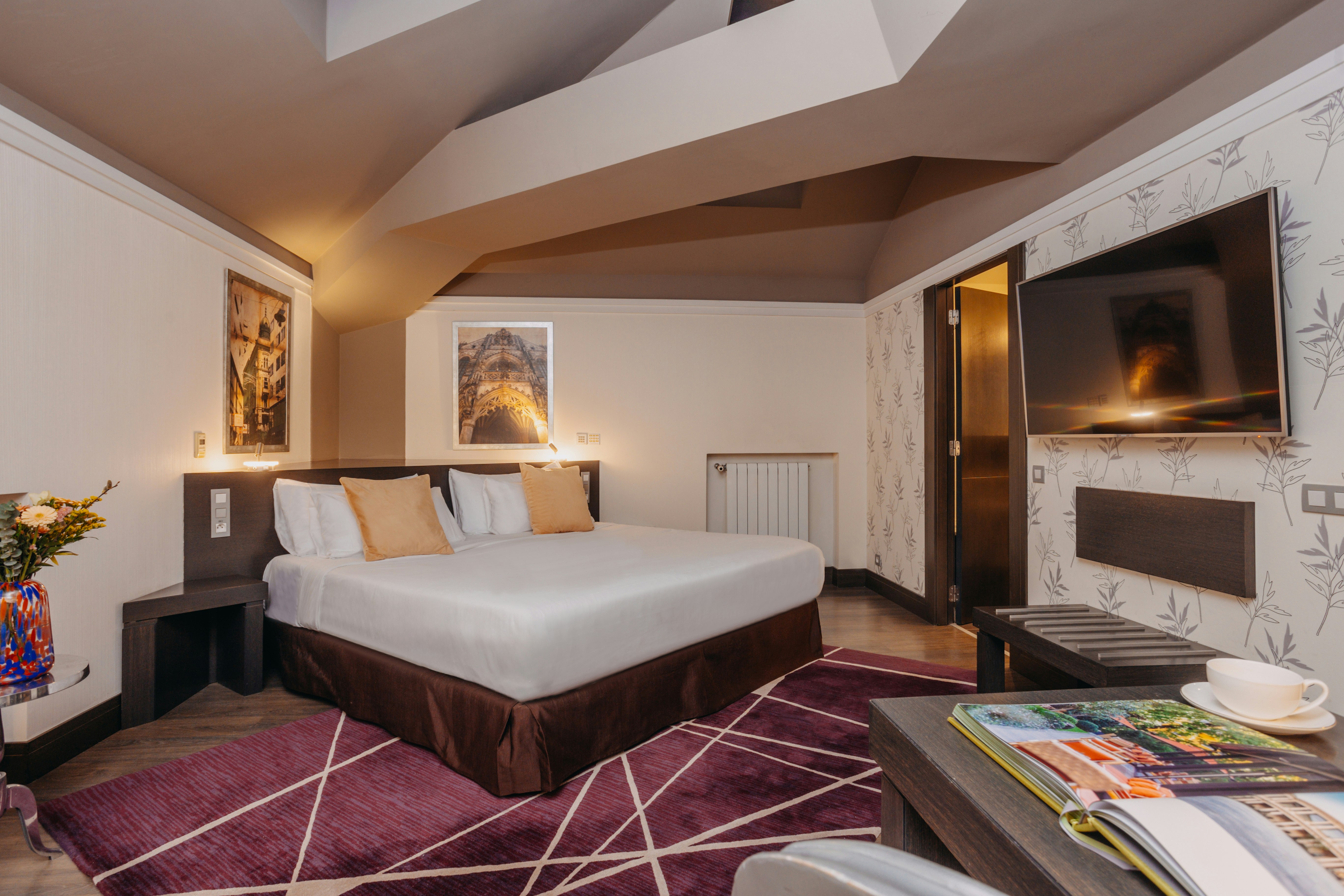 Superior Attic - Bedroom