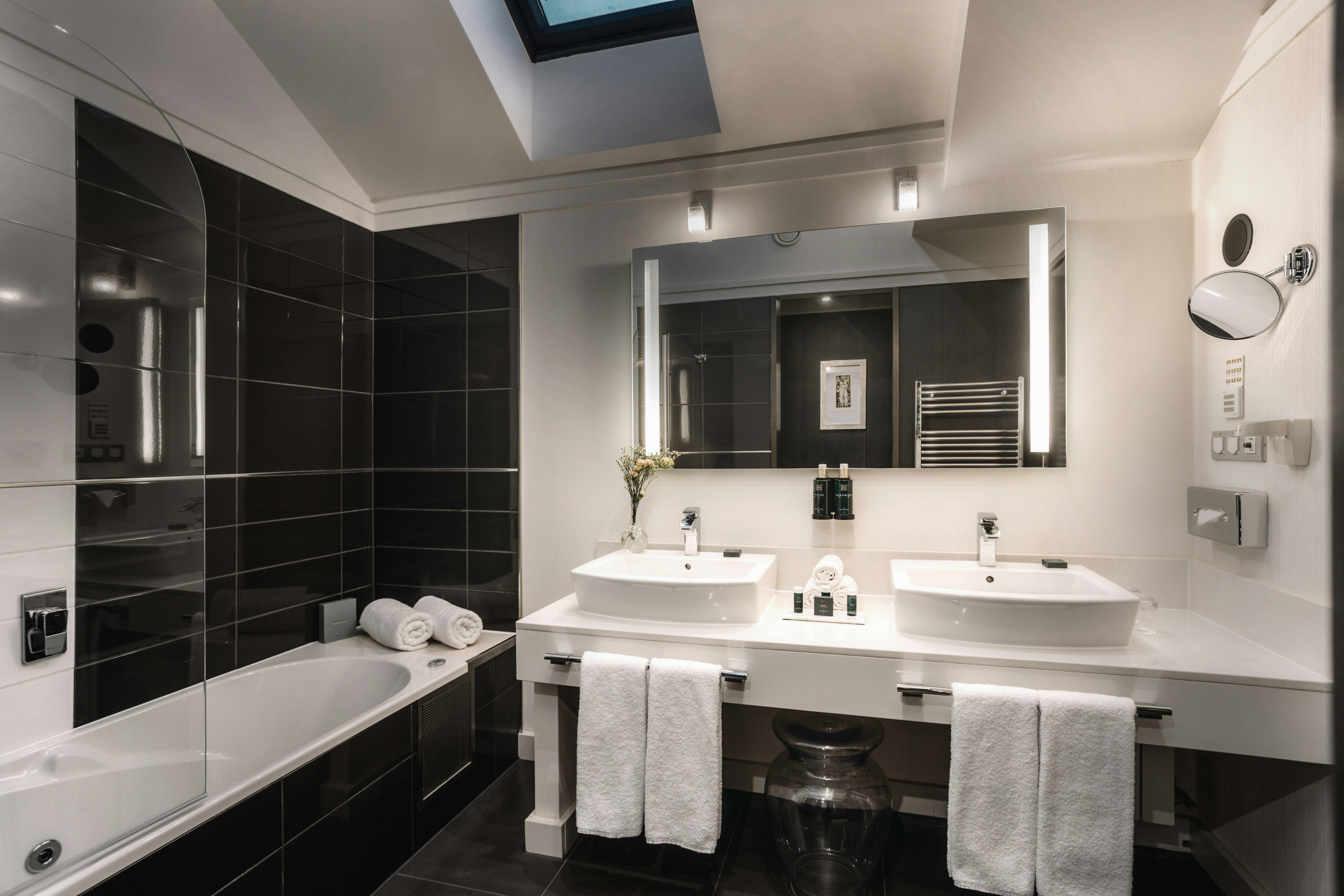 Executive King - Bathroom