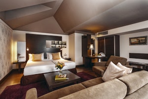 Deluxe Junior Suite - Bedroom