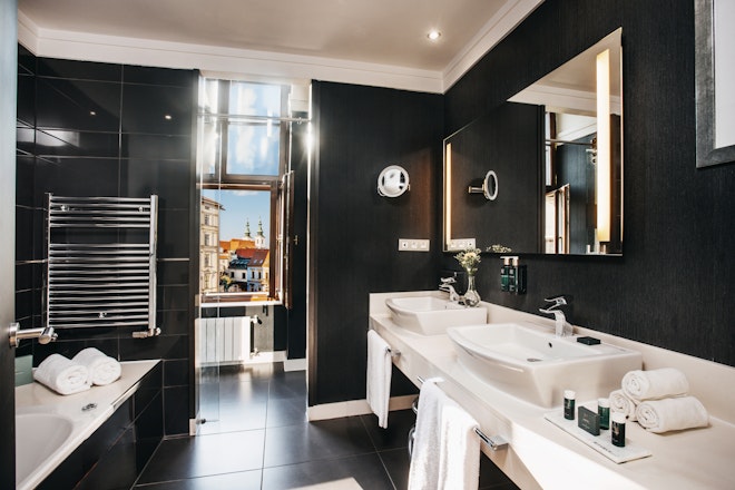 Deluxe Two-Bedroom Suite - Bathroom