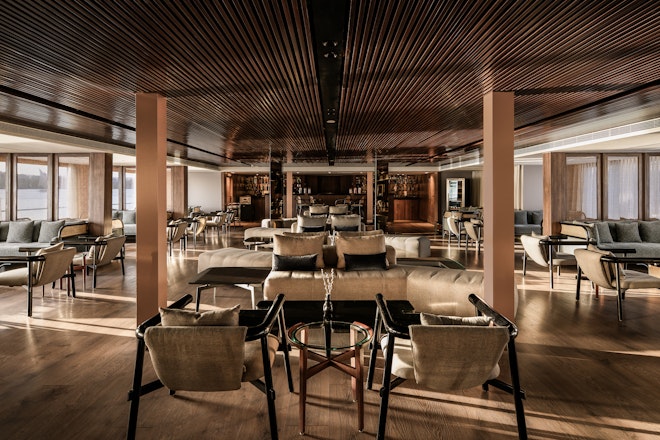 Aura Bar & Lounge