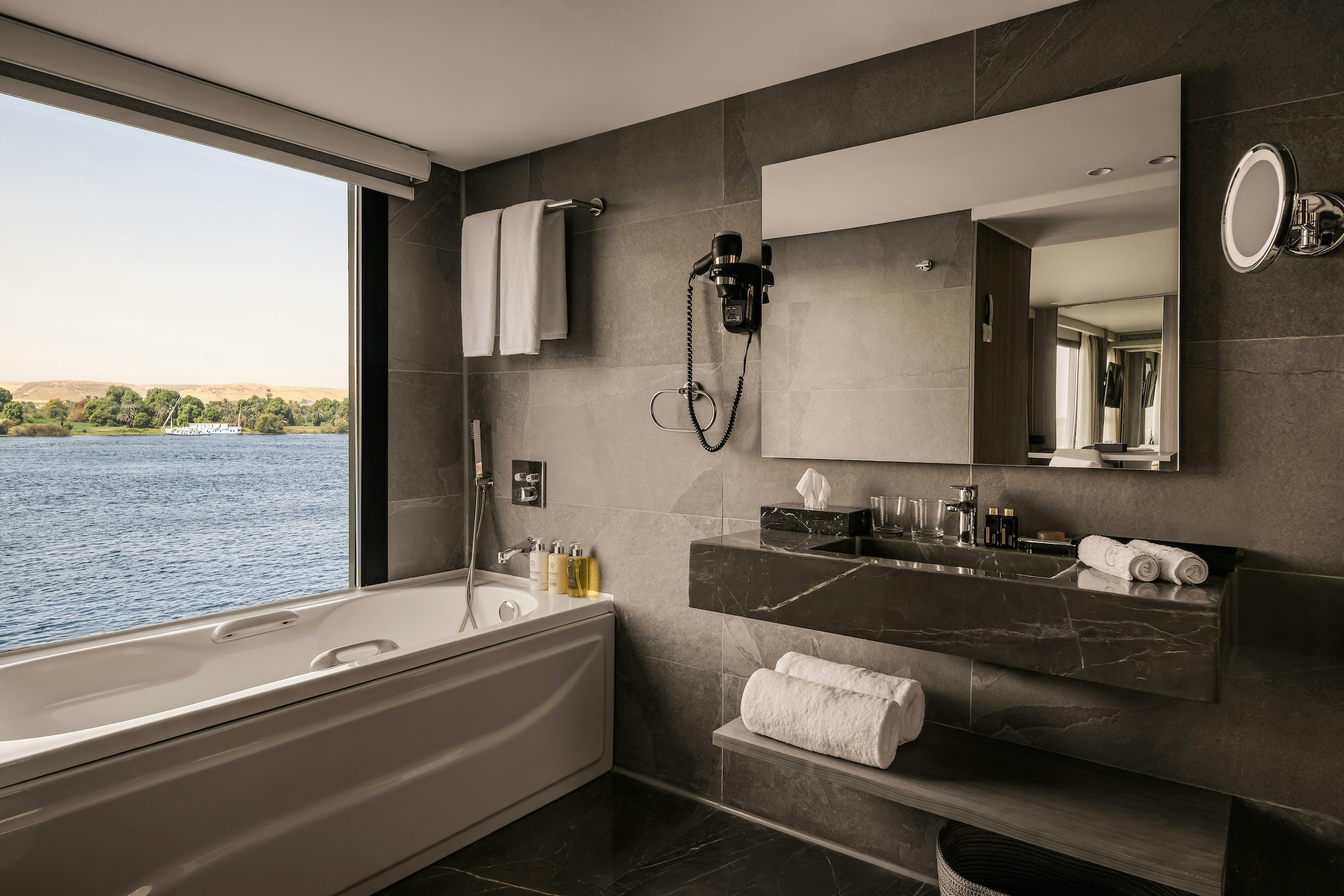 Royal Suite - Bathroom