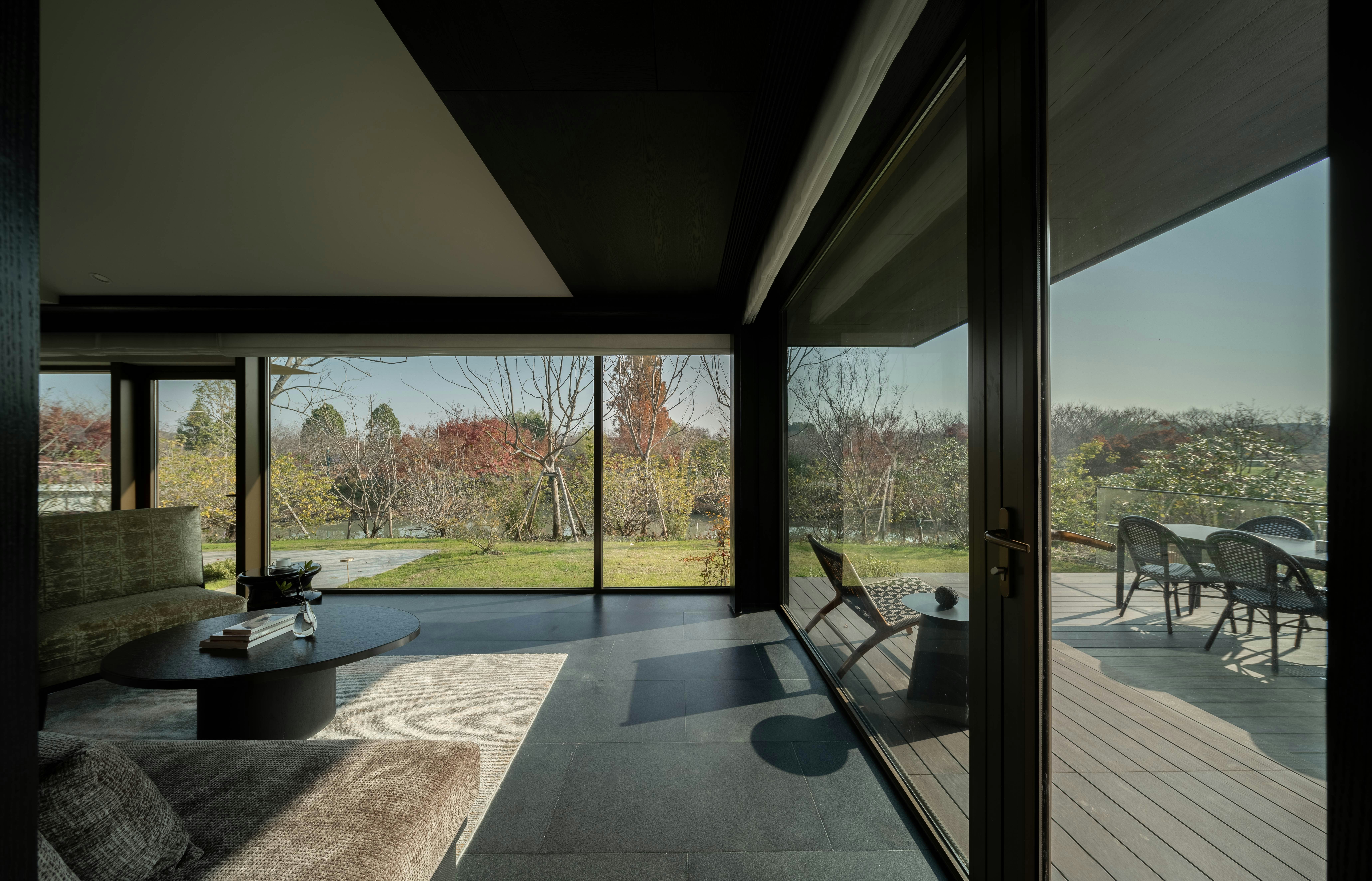 Deluxe Courtyard King - View