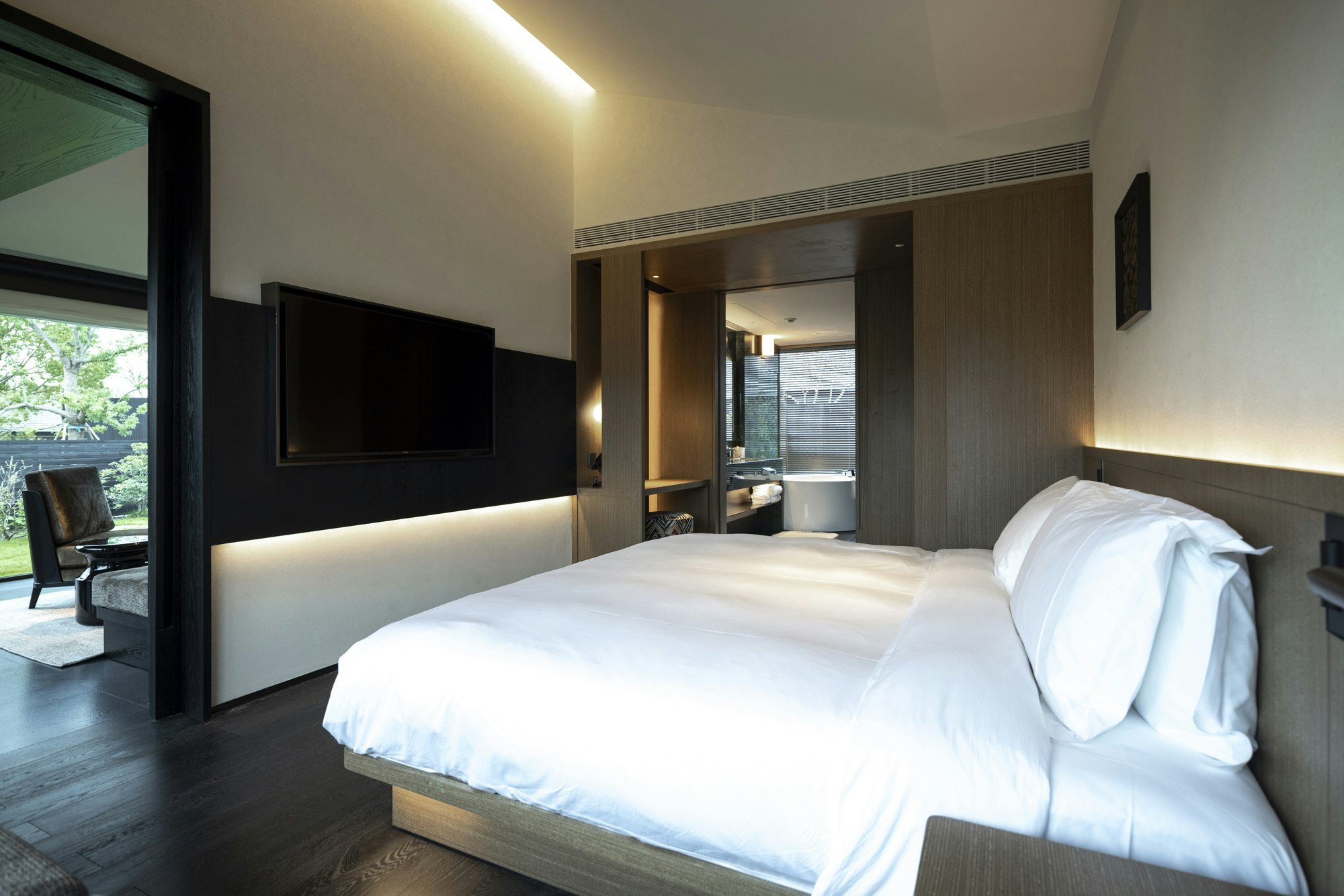 Courtyard Suite - Bedroom