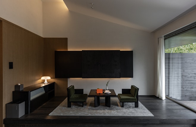 Courtyard King Room