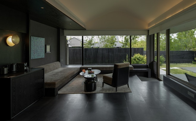 Deluxe Courtyard Pavilion - Living Area