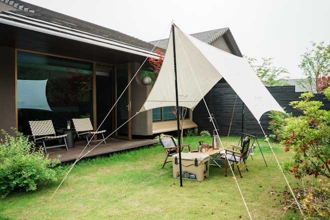 Deluxe Courtyard Camping Suite - Outdoor Area