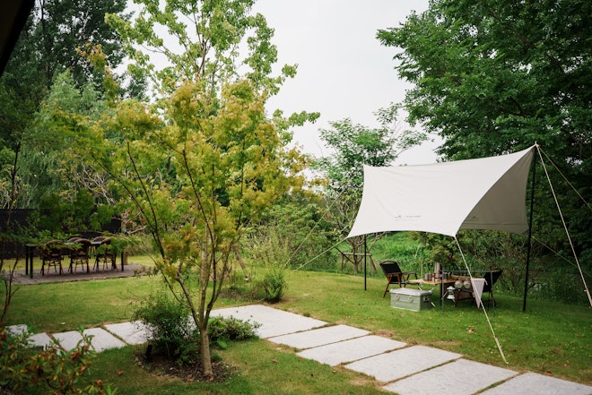 Deluxe Courtyard Camping Suite - Outdoor Area