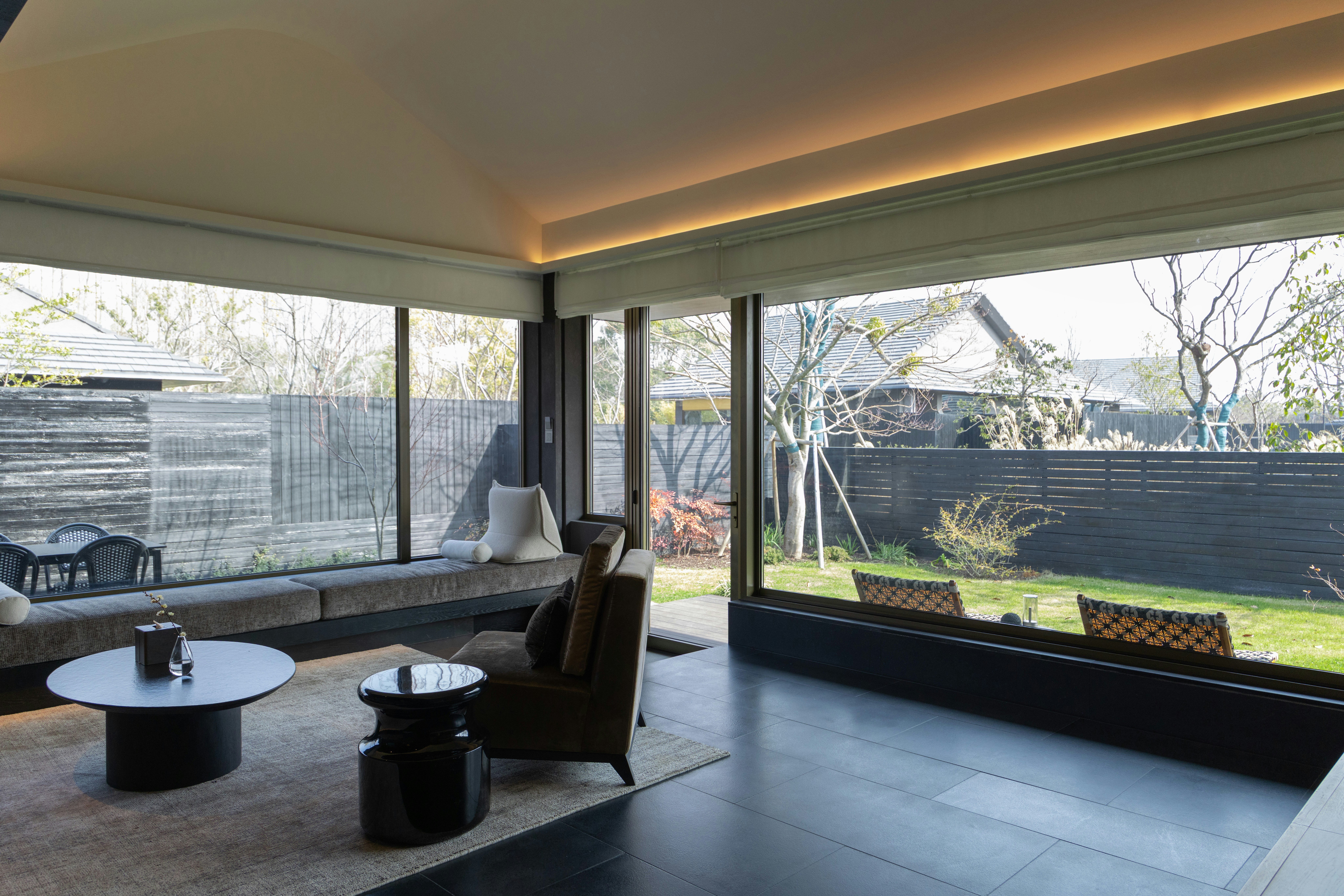 Courtyard Pavilion - Living Area