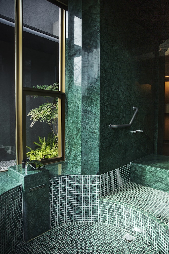 Courtyard Pavilion - Hot Tub