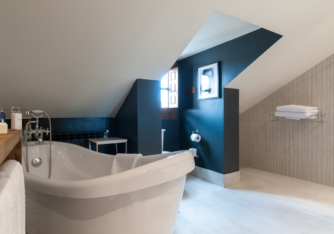 Junior Suite - Bathroom