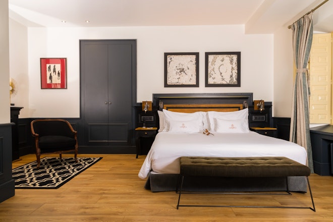 Deluxe Room - Bedroom