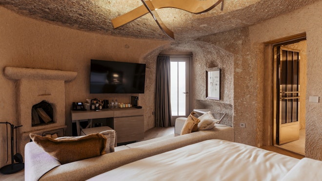Golden Hour Suite - Bedroom