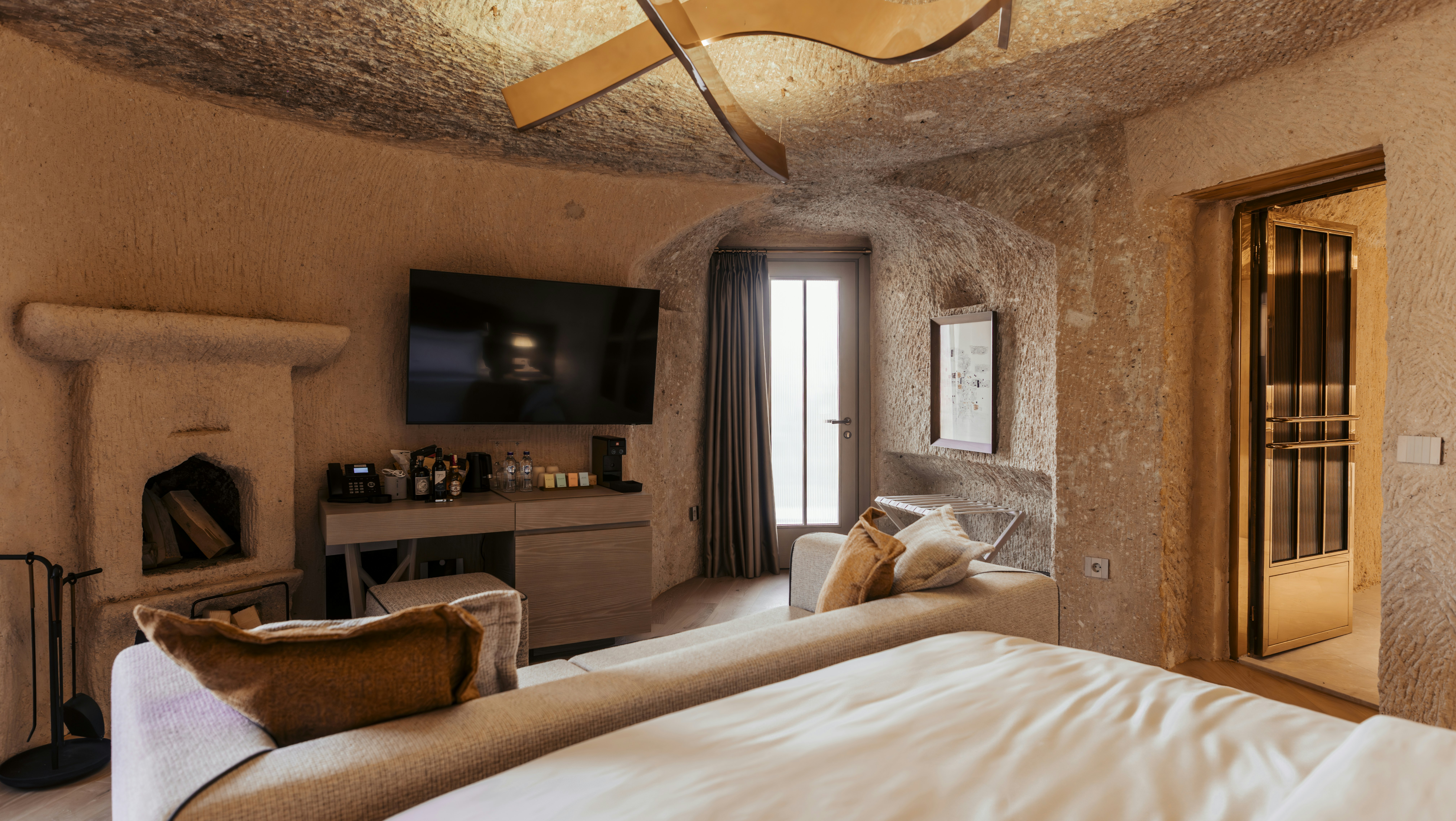 Golden Hour Suite - Bedroom