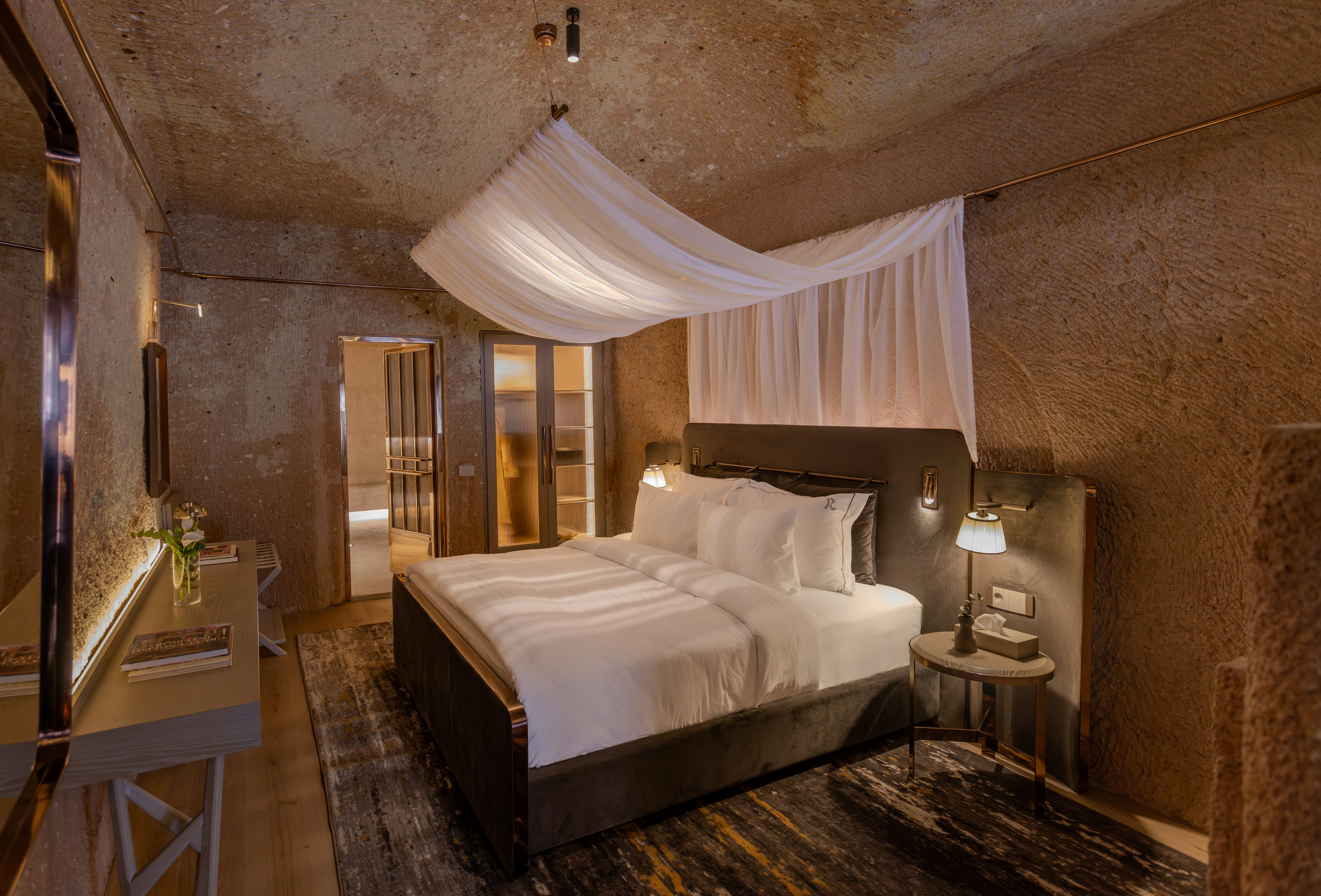 Spacious Cave Suite - Bedroom