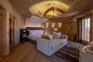 Golden Hour Suite - Bedroom