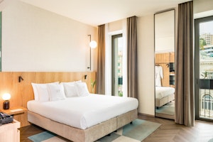 Deluxe Room - Bedroom