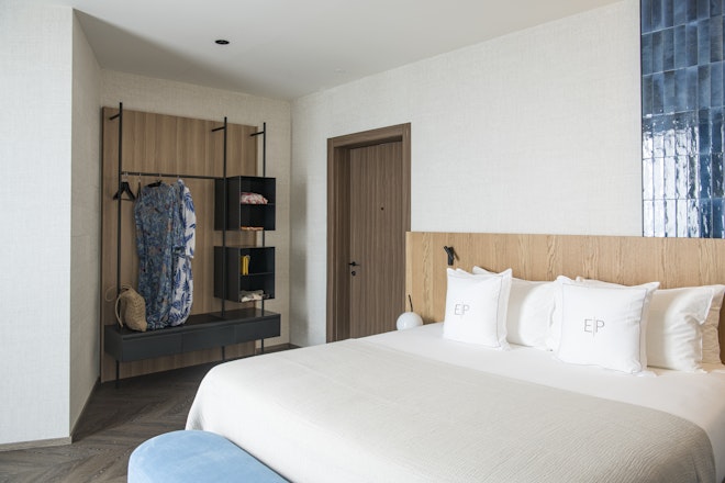 Deluxe Sea View - Bedroom