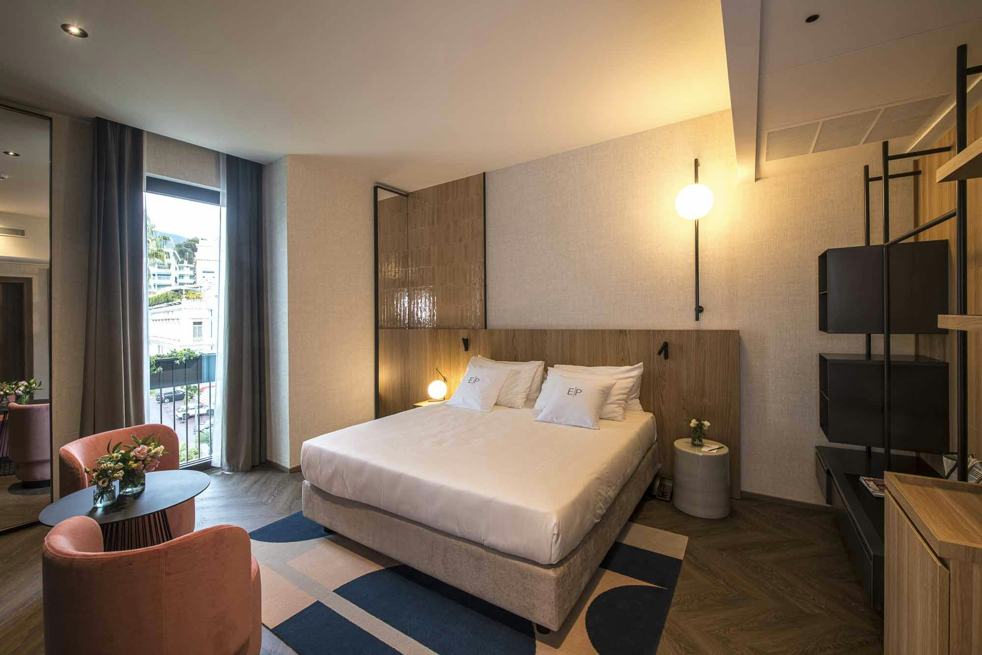 Deluxe Room - Bedroom