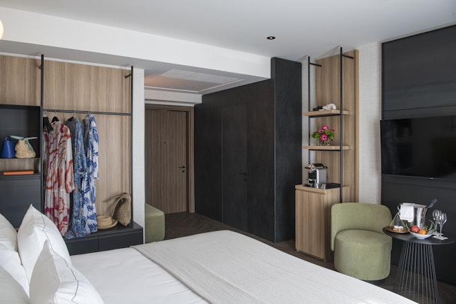 Deluxe Sea View - Bedroom