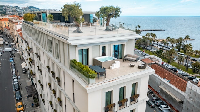 Rooftop & Suite