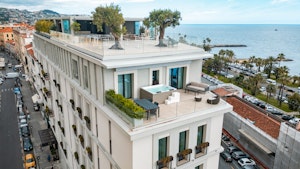Rooftop & Suite