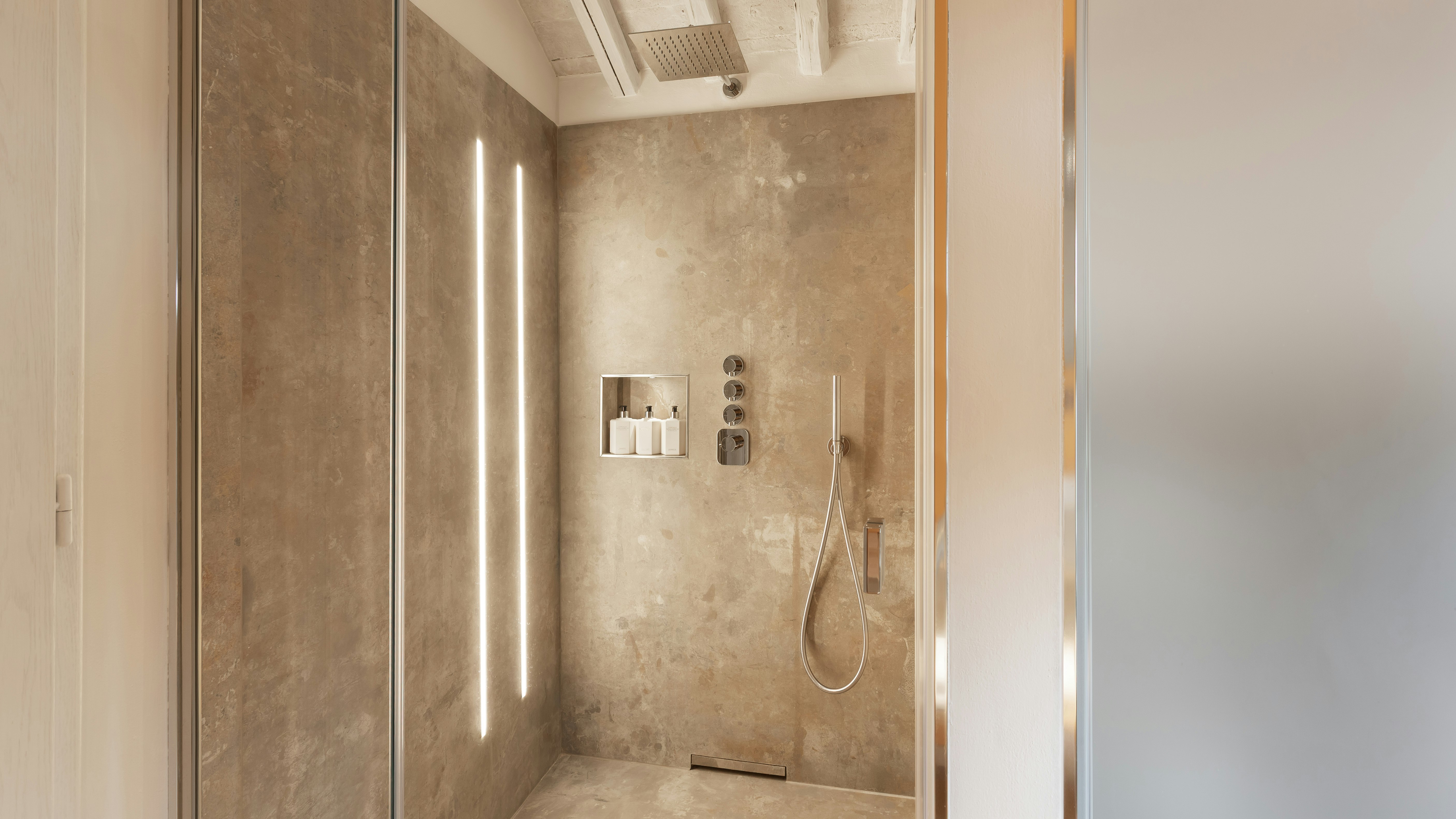 Junior Suite - Bathroom