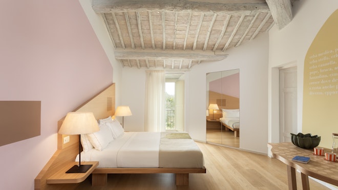 Deluxe - Bedroom
