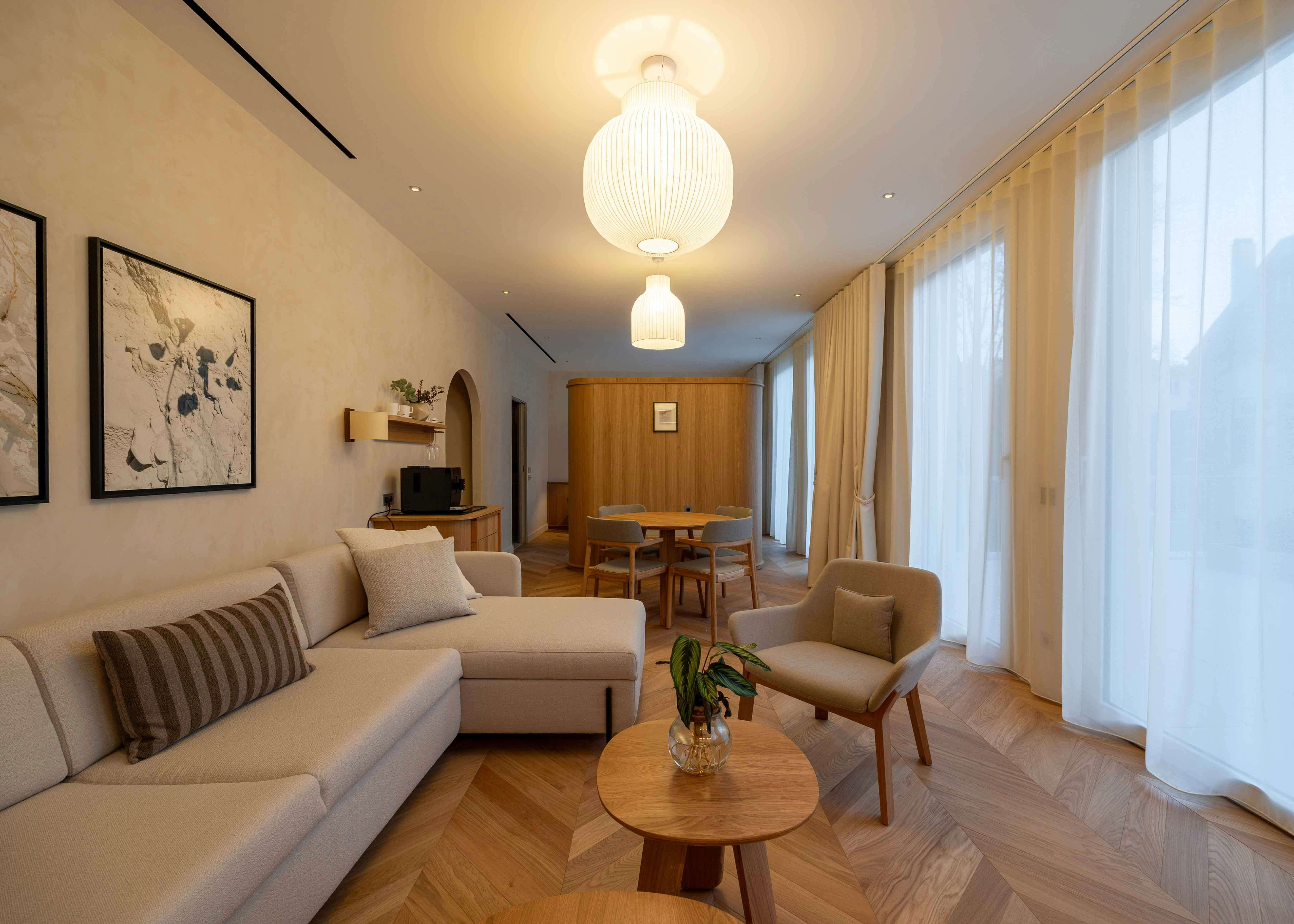 Suite 85 - Living Area