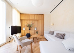 Suite 85 - Living Area