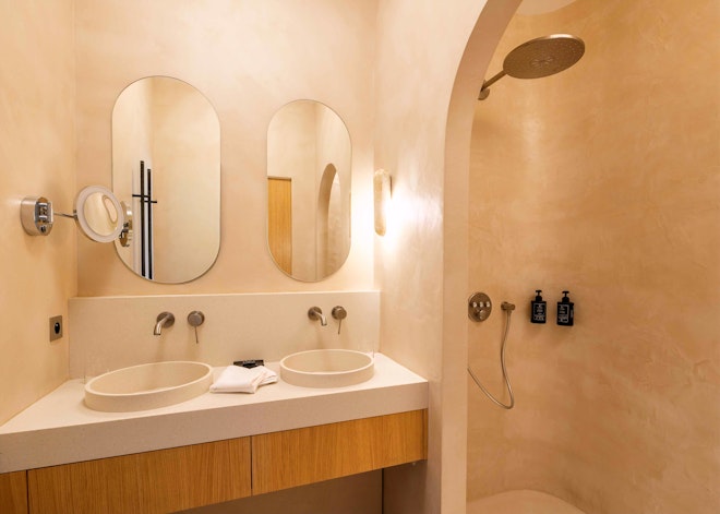 Superior - Bathroom