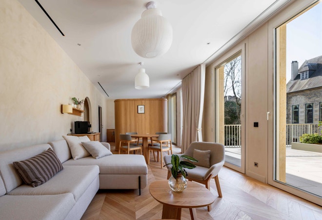 Suite 85 - Living Area