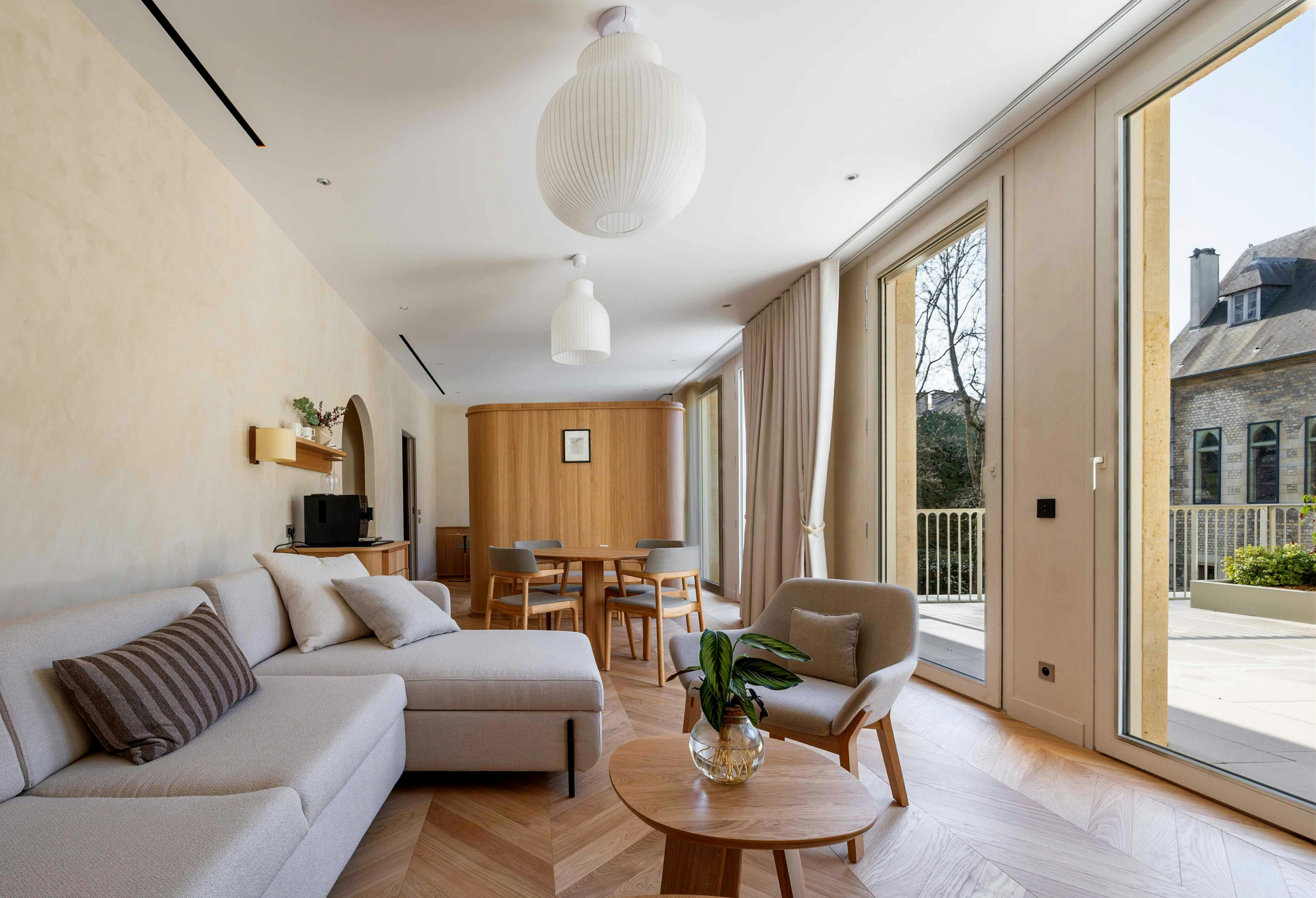 Suite 85 - Living Area