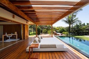 Pool Master Suite - Deck