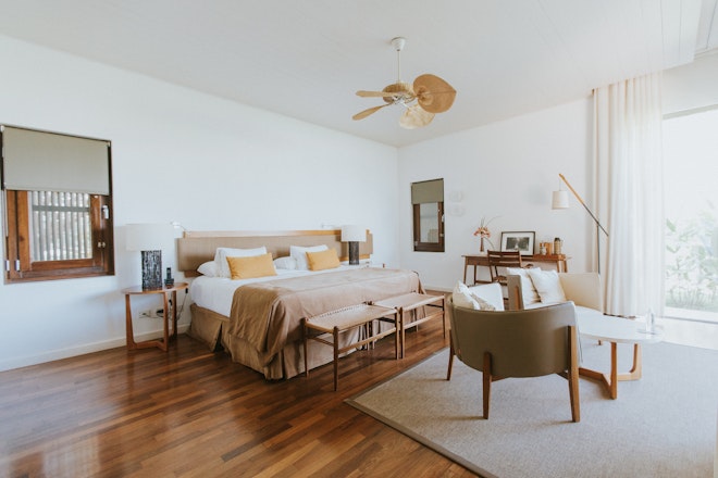 Deluxe - Bedroom