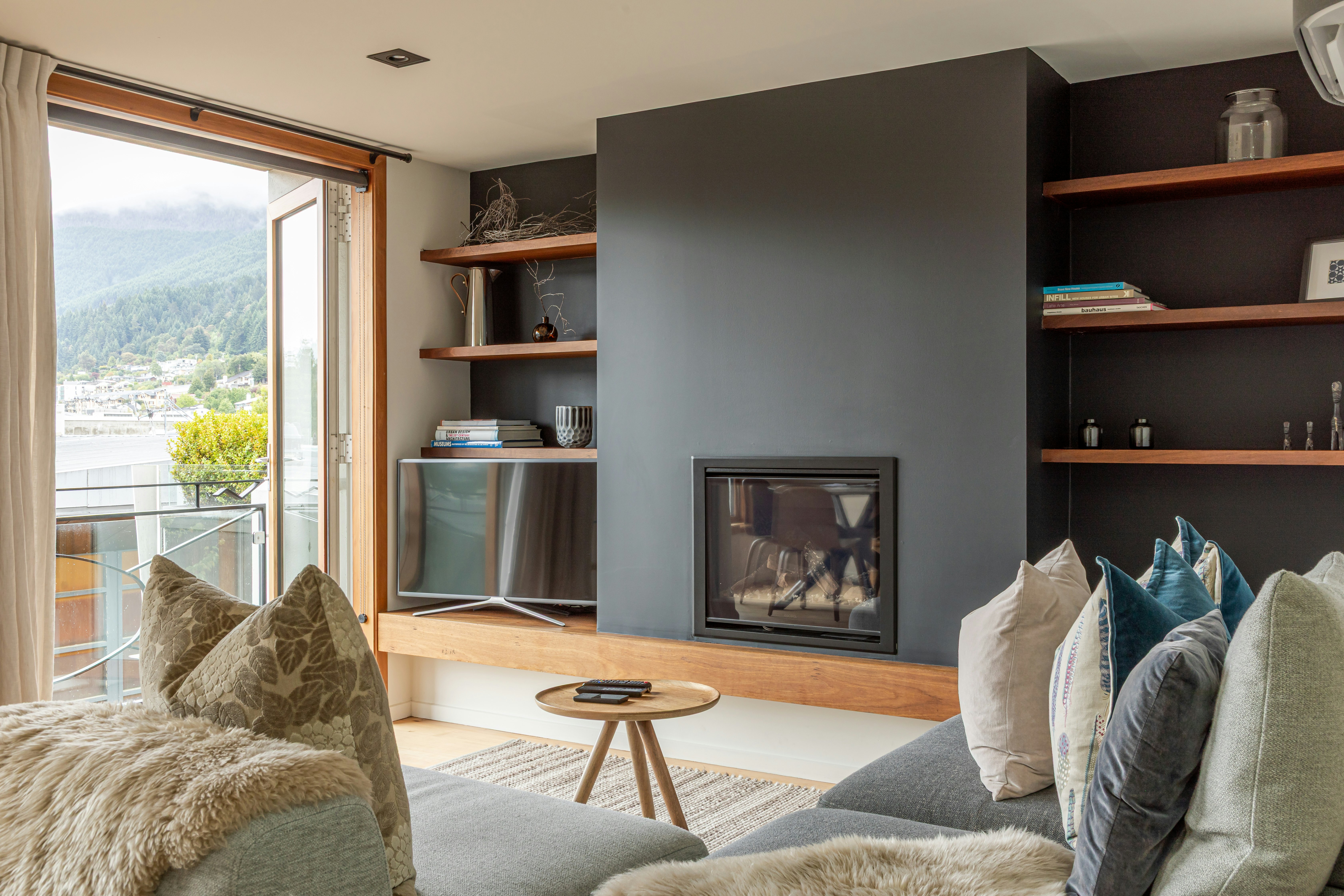 Spire Deluxe Apartment - Living Area