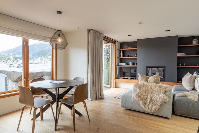 Spire Deluxe Apartment - Living Area