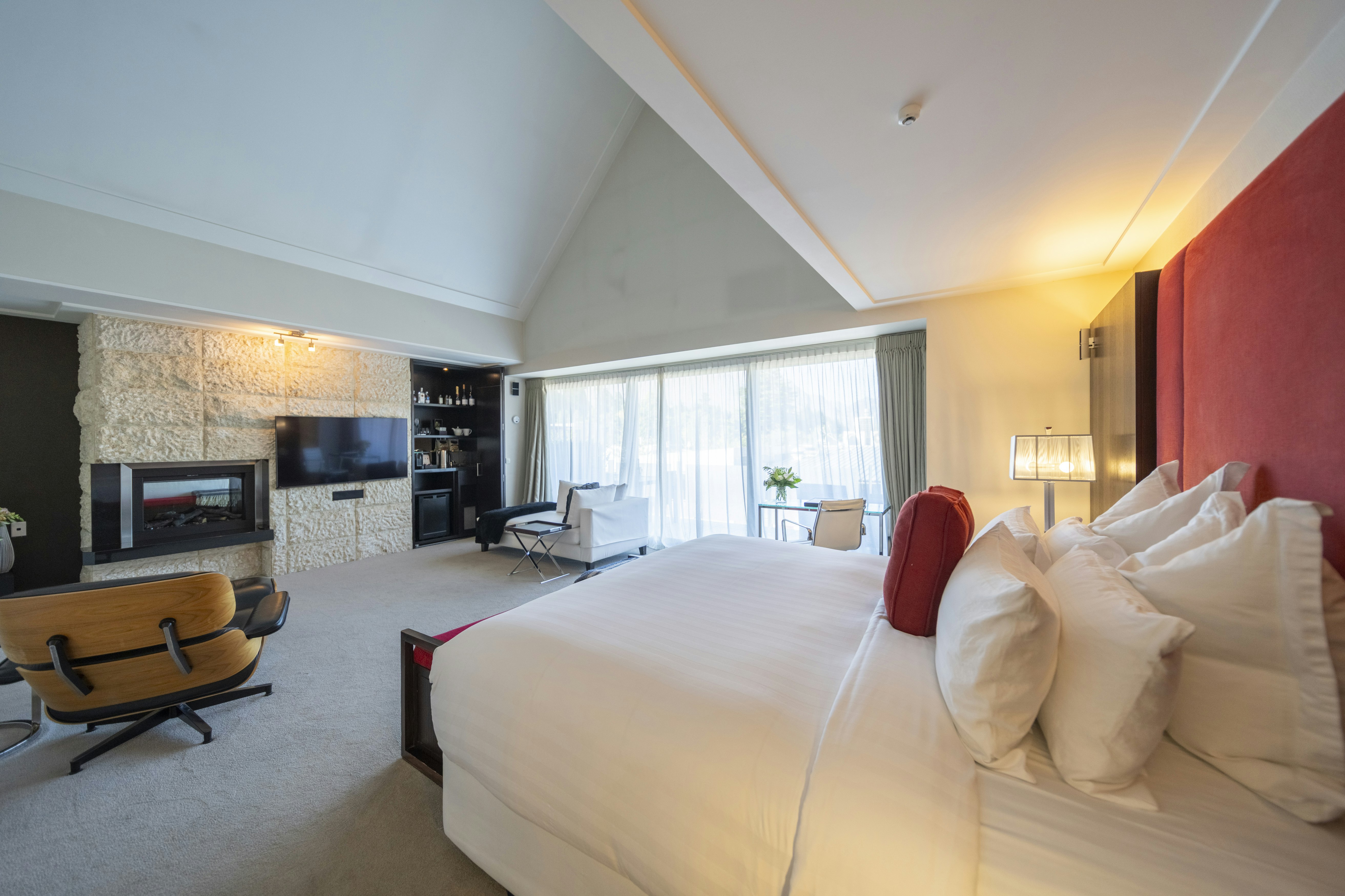 Deluxe Suite - Bedroom