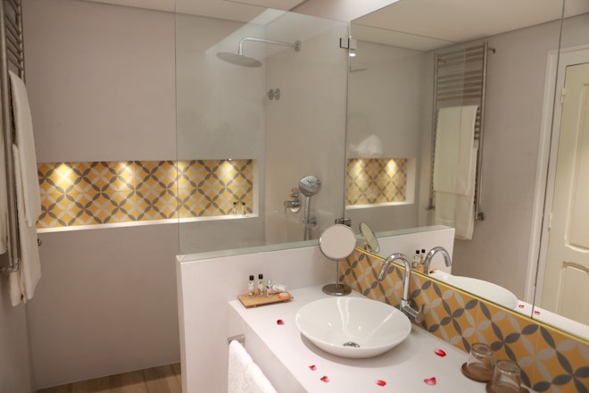 Double Room - Bathroom