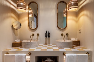 Vineyard Villa - Bathroom