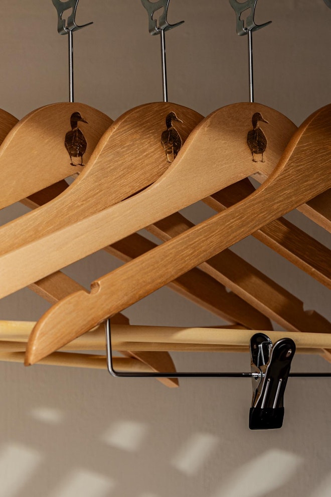 Hangers Duck Logo